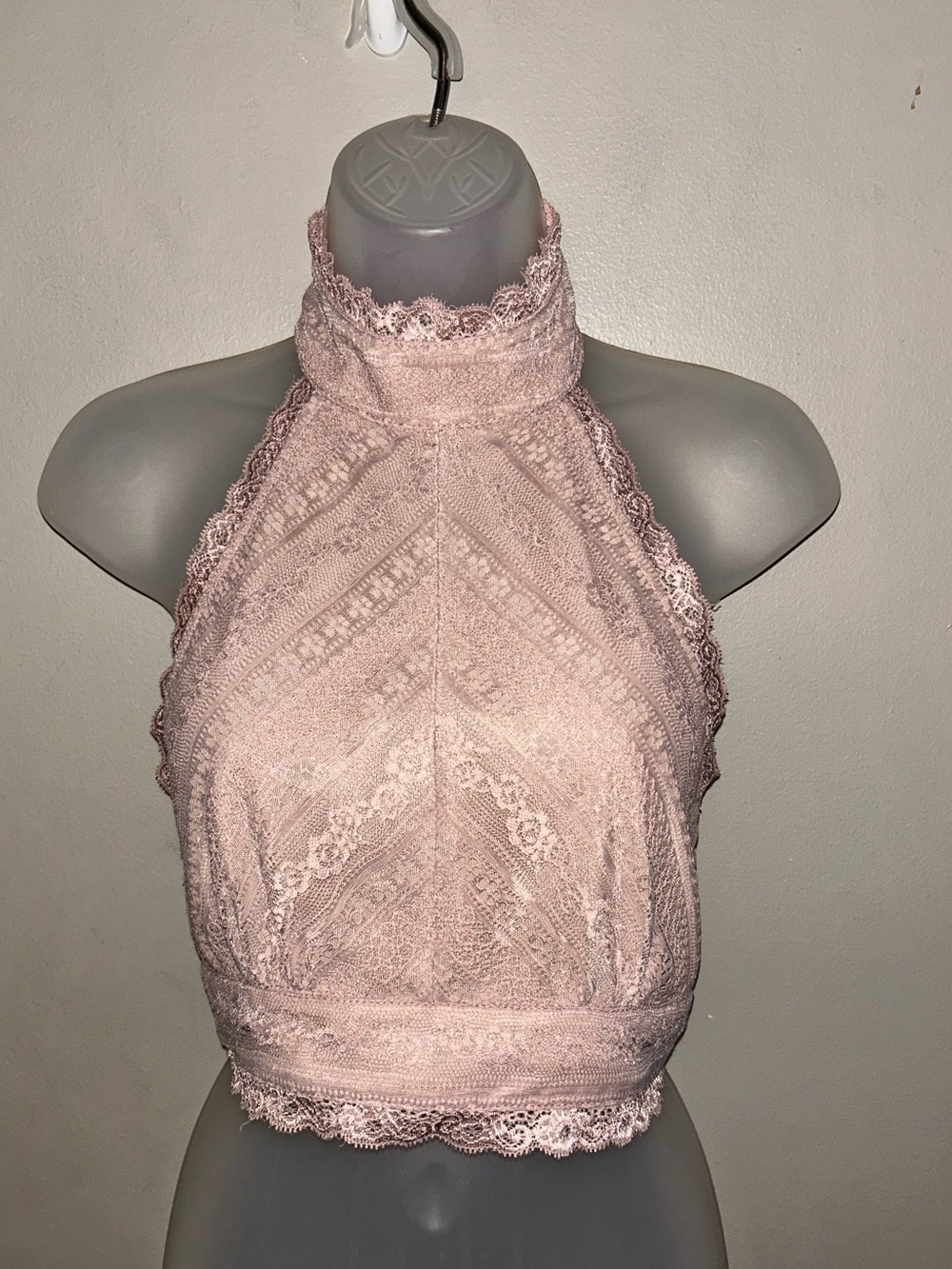 Windsor Shirt - mauve lace cropped open back halter